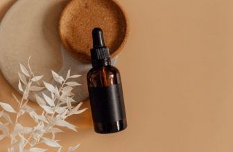 Wie verkleinert man Poren mit Hautpflegeprodukten?